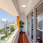 Bright Flat With Balcony & Garage By Hostwise Apartment Vila Nova de Gaia