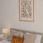 Bright Flat With Balcony & Garage By Hostwise