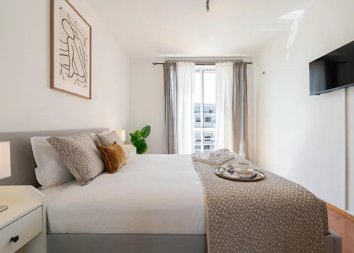 Bright Flat With Balcony & Garage By Hostwise Appartement *