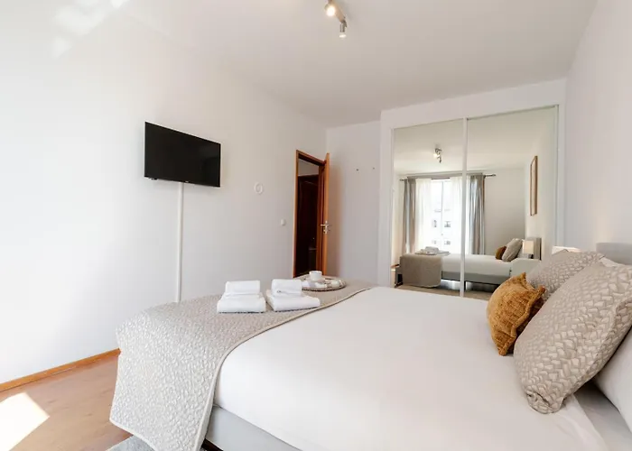 Appartement Bright Flat With Balcony & Garage By Hostwise Vila Nova de Gaia