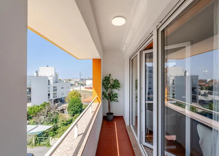 Bright Flat With Balcony & Garage By Hostwise Appartement Vila Nova de Gaia