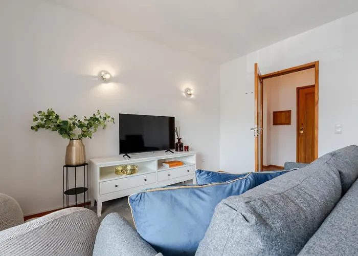 Appartement Bright Flat With Balcony & Garage By Hostwise *