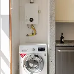 Bright Flat With Balcony & Garage By Hostwise Вила-Нова-ди-Гая