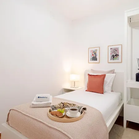 Bright Flat With Balcony & Garage By Hostwise Apartmán Vila Nova de Gaia