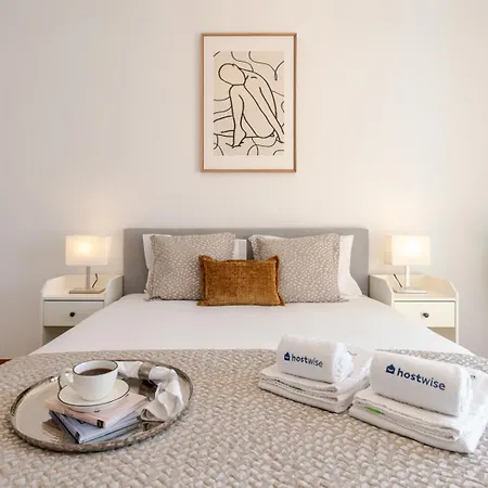 Bright Flat With Balcony & Garage By Hostwise Apartamento *