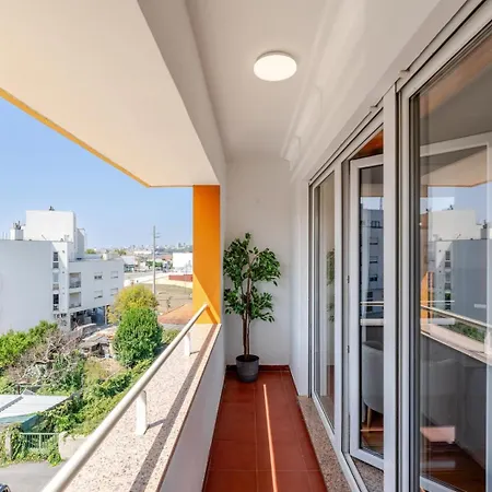 Bright Flat With Balcony & Garage By Hostwise Apartmán Vila Nova de Gaia