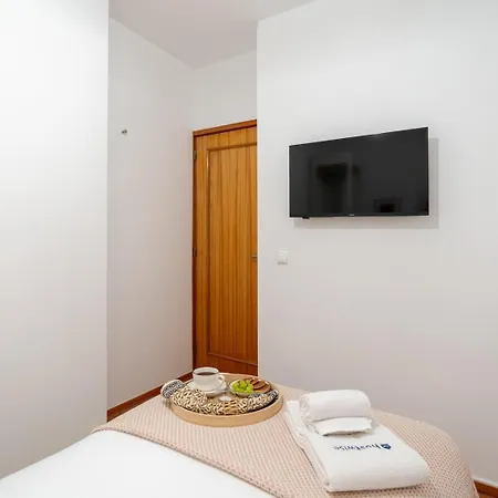 Bright Flat With Balcony & Garage By Hostwise Apartmán *