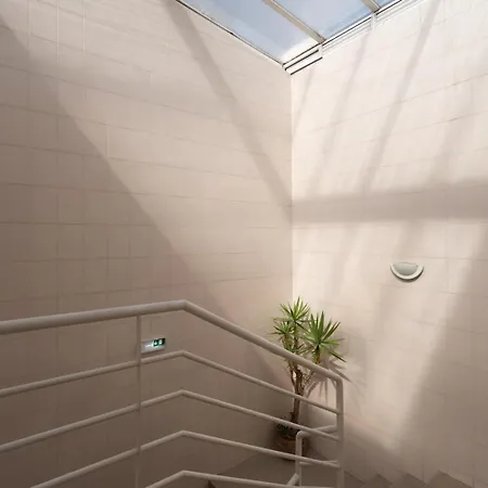 Bright Flat With Balcony & Garage By Hostwise *