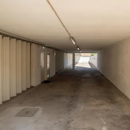 Bright Flat With Balcony & Garage By Hostwise Apartmán