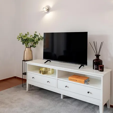 Apartamento Bright Flat With Balcony & Garage By Hostwise Oliveira do Douro (Vila Nova de Gaia)