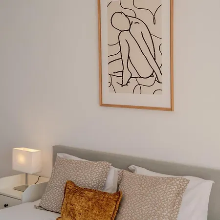 Bright Flat With Balcony & Garage By Hostwise