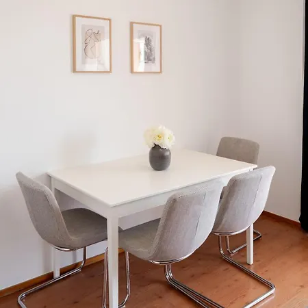 Bright Flat With Balcony & Garage By Hostwise