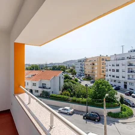 Bright Flat With Balcony & Garage By Hostwise Apartmán