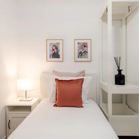 Apartmán Bright Flat With Balcony & Garage By Hostwise *