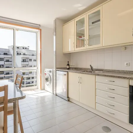 Apartamento Bright Flat With Balcony & Garage By Hostwise Vila Nova de Gaia