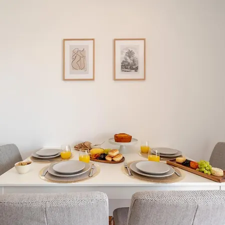 Bright Flat With Balcony & Garage By Hostwise Vila Nova de Gaia
