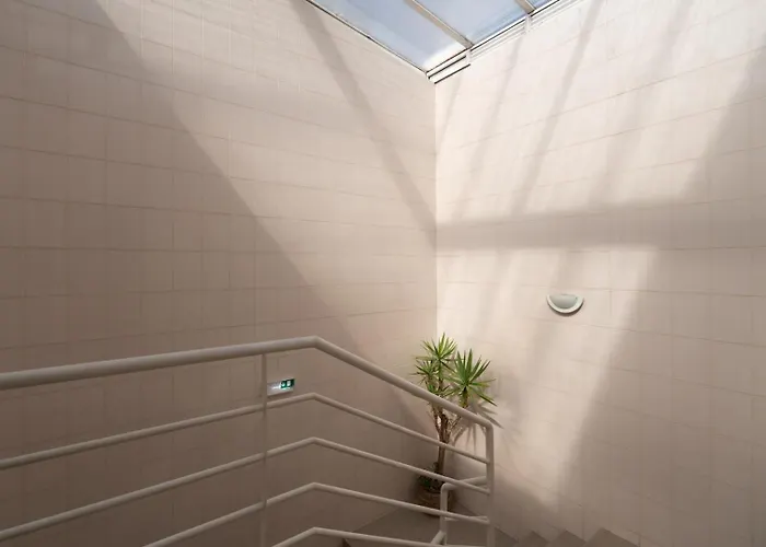 Bright Flat With Balcony & Garage By Hostwise *