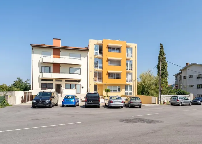 Bright Flat With Balcony & Garage By Hostwise Vila Nova de Gaia