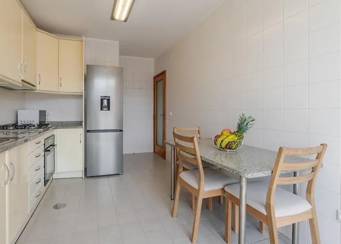 Bright Flat With Balcony & Garage By Hostwise * Vila Nova de Gaia