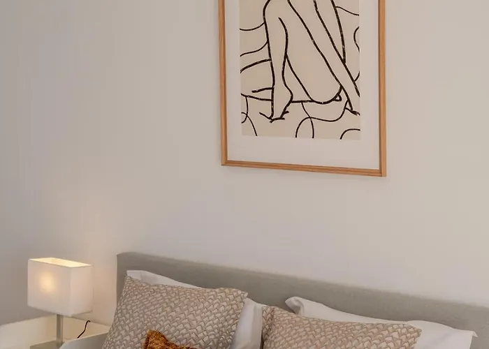 Bright Flat With Balcony & Garage By Hostwise