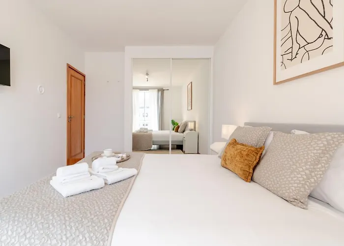 Bright Flat With Balcony & Garage By Hostwise Apartment *