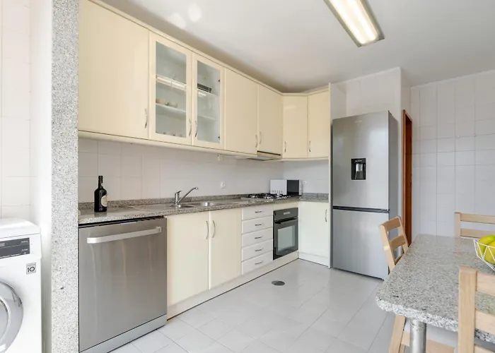 Bright Flat With Balcony & Garage By Hostwise Apartment Vila Nova de Gaia