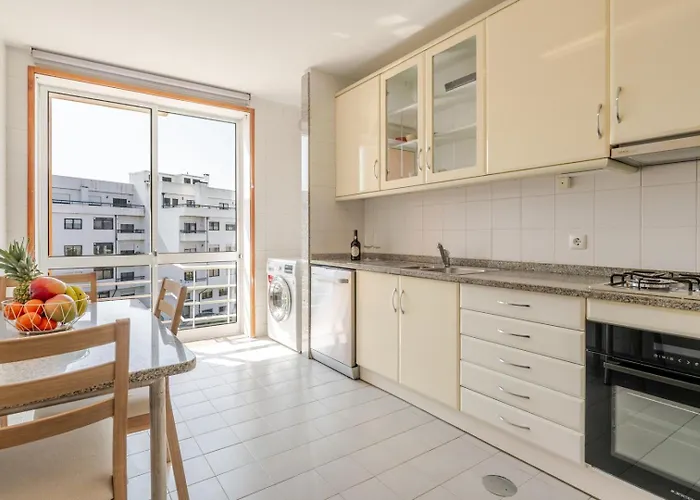 Apartamento Bright Flat With Balcony & Garage By Hostwise Vila Nova de Gaia