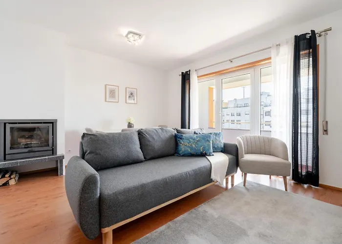 Bright Flat With Balcony & Garage By Hostwise *