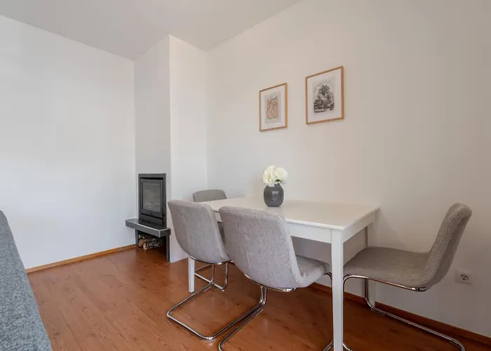 Bright Flat With Balcony & Garage By Hostwise Apartment